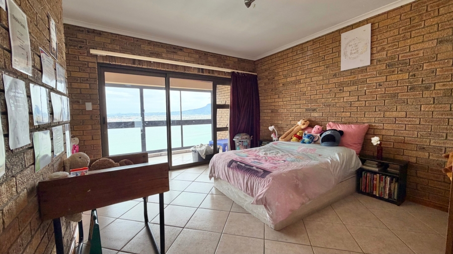 3 Bedroom Property for Sale in Mountainside Western Cape